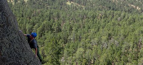 MONUMENTAL CLIMB .